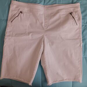 Westbound Woman (the PARK AVENUE Style) White Boy Shorts (to the knee). Size 22W